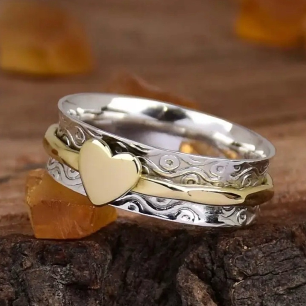 Size 9 Silver Filigree Ring with Gold Heart Band Thumb Ring - Picture 4 of 11